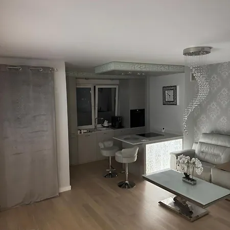 Akoya Apartment Premium Glamour * קושאלין