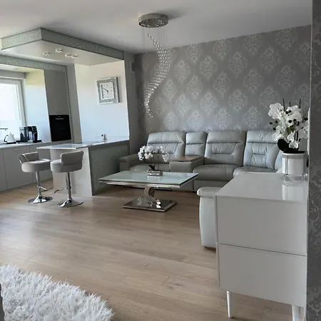 Akoya Apartment Premium Glamour קושאלין