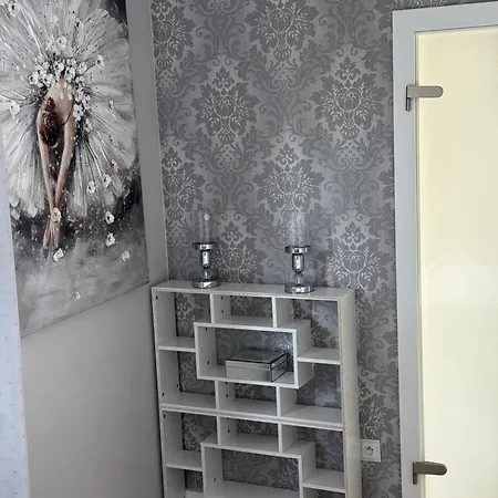 Akoya Apartment Premium Glamour קושאלין